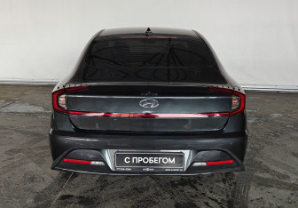 Подержанный автомобиль Hyundai Sonata 2020 года (6 фото)