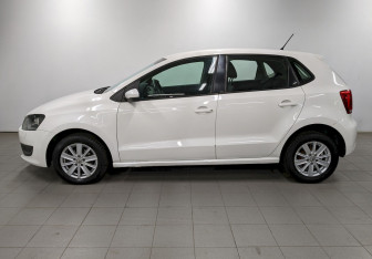 Подержанный автомобиль Volkswagen Polo Hatchback 2011 года (8 фото)