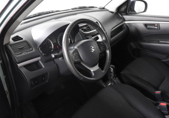 Подержанный автомобиль Suzuki Swift Hatchback 2011 года (5 фото)