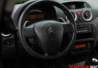 Подержанный автомобиль Citroen C3 Hatchback 2009 года (11 фото)