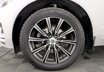 Подержанный автомобиль Volvo XC60 2020 года (18 фото)