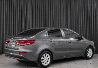 Подержанный автомобиль Kia Rio Sedan 2016 года (4 фото)