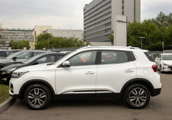 Подержанный автомобиль Chery Tiggo 4 2022 года (6 фото)