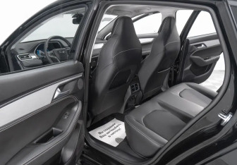 Подержанный автомобиль JAC J7 2023 года (14 фото)