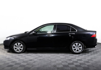 Подержанный автомобиль Honda Accord Sedan 2006 года (8 фото)