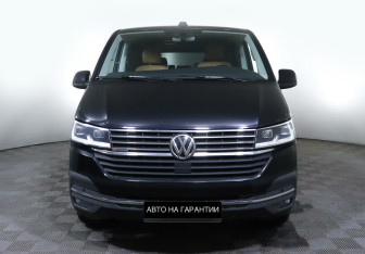 Подержанный автомобиль Volkswagen Multivan 2022 года (2 фото)