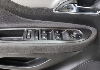 Подержанный автомобиль Opel Mokka 2013 года (11 фото)