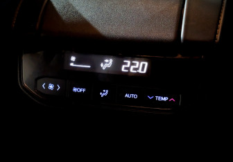 Подержанный автомобиль Toyota Highlander 2021 года (28 фото)