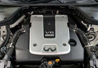 Подержанный автомобиль Infiniti Q70 2018 года (9 фото)