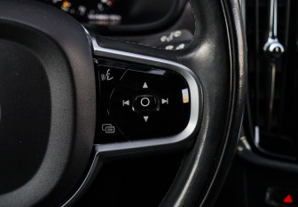 Подержанный автомобиль Volvo V90 Cross Country 2019 года (24 фото)