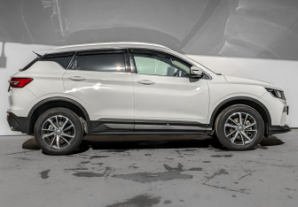 Подержанный автомобиль Geely Coolray 2023 года (4 фото)