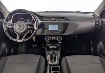 Подержанный автомобиль Kia Rio Hatchback 2021 года (13 фото)