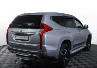 Подержанный автомобиль Mitsubishi Pajero Sport 2018 года (5 фото)