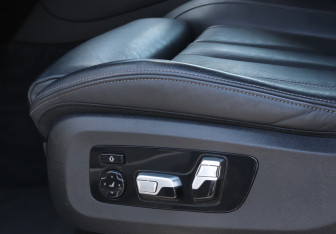 Подержанный автомобиль BMW X5 2020 года (24 фото)