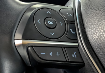 Подержанный автомобиль Toyota Camry Sedan 2019 года (28 фото)