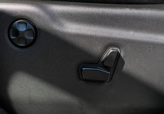 Подержанный автомобиль Jeep Grand Cherokee 2014 года (13 фото)
