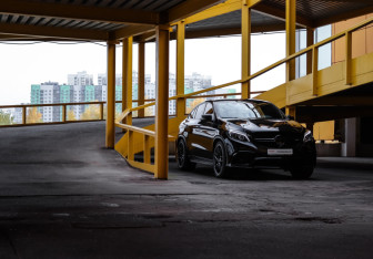 Подержанный автомобиль Mercedes-Benz GLE AMG 2017 года (26 фото)