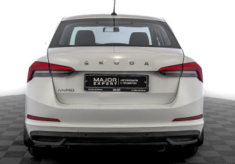Подержанный автомобиль Skoda Rapid Liftback 2021 года (6 фото)
