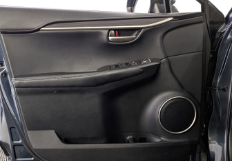 Подержанный автомобиль Lexus NX 2015 года (19 фото)