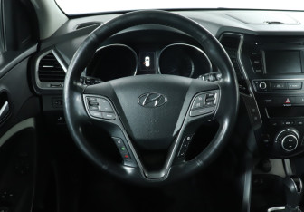 Подержанный автомобиль Hyundai Santa Fe 2015 года (18 фото)