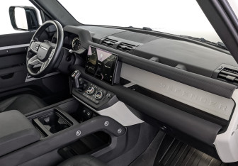 Подержанный автомобиль Land Rover Defender Suv 2022 года (13 фото)