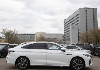 Подержанный автомобиль Chery Arrizo 8 2023 года (3 фото)