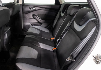 Подержанный автомобиль Ford Focus Wagon 2012 года (12 фото)