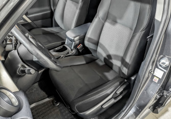 Подержанный автомобиль Toyota RAV4 2014 года (20 фото)