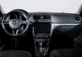 Подержанный автомобиль Skoda Yeti 2014 года (12 фото)