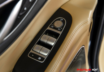 Подержанный автомобиль Voyah Dream 2023 года (23 фото)