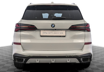 Новый BMW X5 2023 (6 фото)