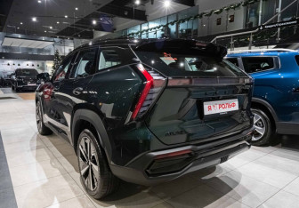 Новый Geely Atlas 2025 (4 фото)