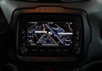 Подержанный автомобиль Jeep Renegade 2016 года (17 фото)