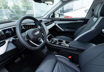 Новый Geely Atlas 2026 (14 фото)