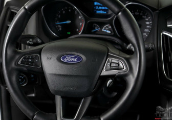 Подержанный автомобиль Ford Focus Hatchback 2018 года (10 фото)