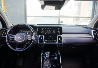 Подержанный автомобиль Kia Sorento 2021 года (12 фото)