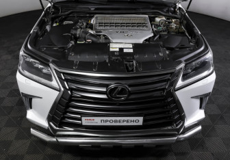Подержанный автомобиль Lexus LX 2015 года (9 фото)