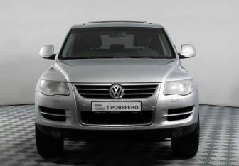 Подержанный автомобиль Volkswagen Touareg 2008 года (2 фото)