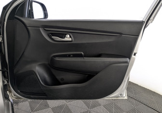 Подержанный автомобиль Kia Rio Hatchback 2021 года (23 фото)