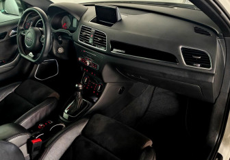 Подержанный автомобиль Audi RS Q3 2015 года (11 фото)