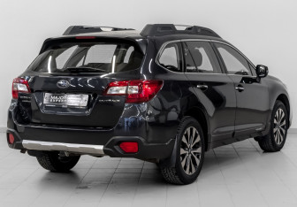 Подержанный автомобиль Subaru Outback Wagon 2015 года (5 фото)