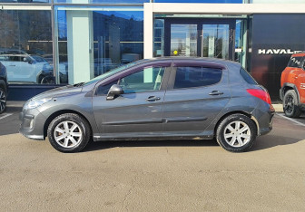 Подержанный автомобиль Peugeot 308 Hatchback 2009 года (8 фото)