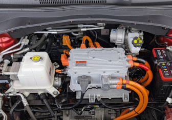 Подержанный автомобиль Москвич 3е 2023 года (9 фото)