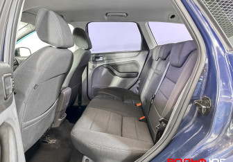 Подержанный автомобиль Ford Focus Wagon 2010 года (10 фото)