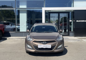 Подержанный автомобиль Hyundai i30 Wagon 2013 года (2 фото)