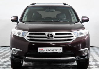 Подержанный автомобиль Toyota Highlander 2012 года (2 фото)