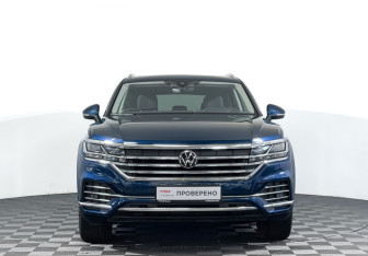 Подержанный автомобиль Volkswagen Touareg 2022 года (2 фото)