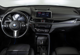 Подержанный автомобиль BMW X1 2020 года (13 фото)