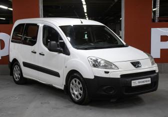 Подержанный автомобиль Peugeot Partner 2010 года (3 фото)