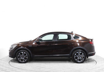 Подержанный автомобиль Renault Arkana 2019 года (8 фото)